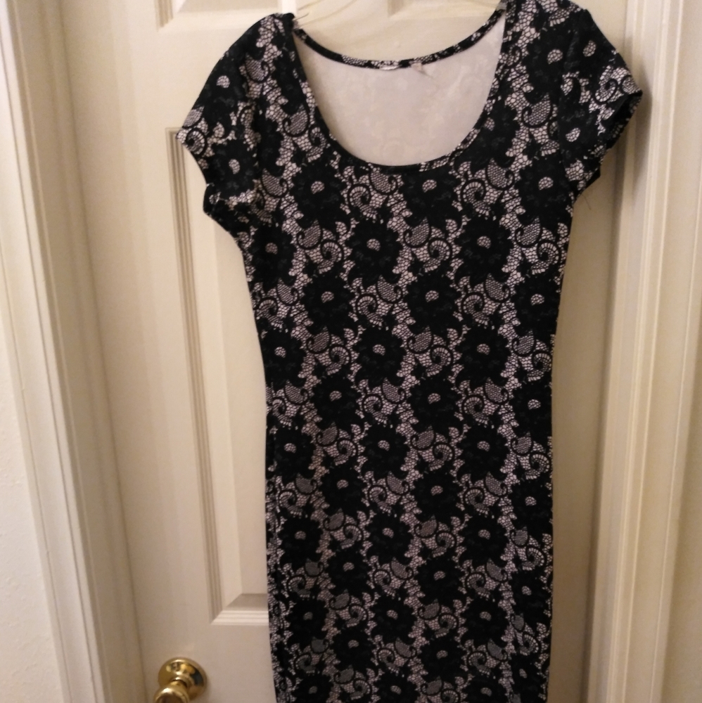 Black/ white flower dress